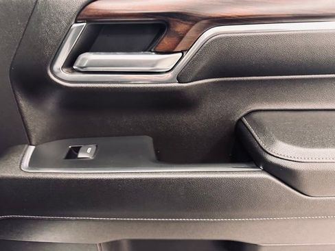 Used 2024 GMC Sierra 1500 SLT image 15