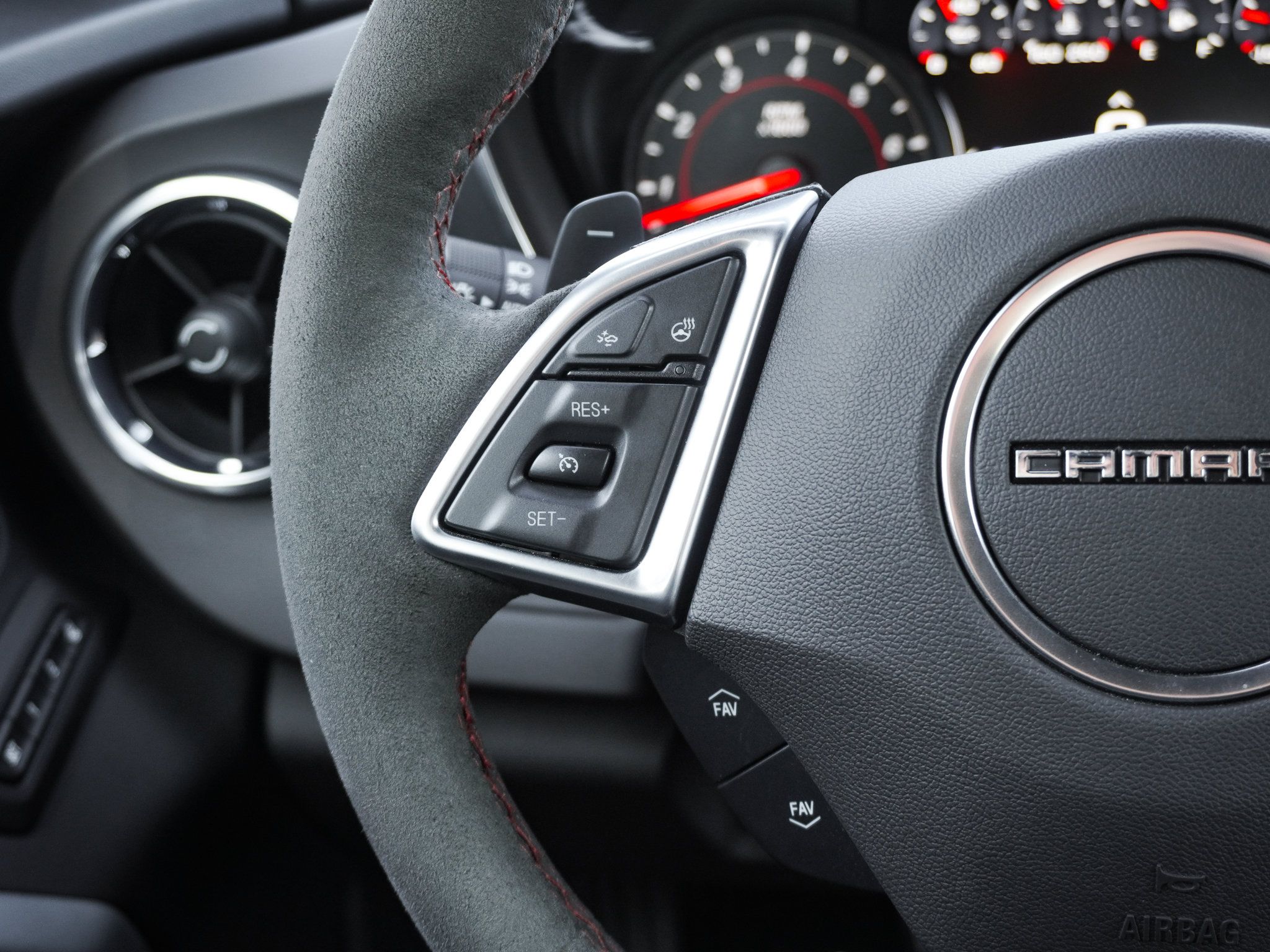 Used 2021 Chevrolet Camaro ZL1 RWD image 19