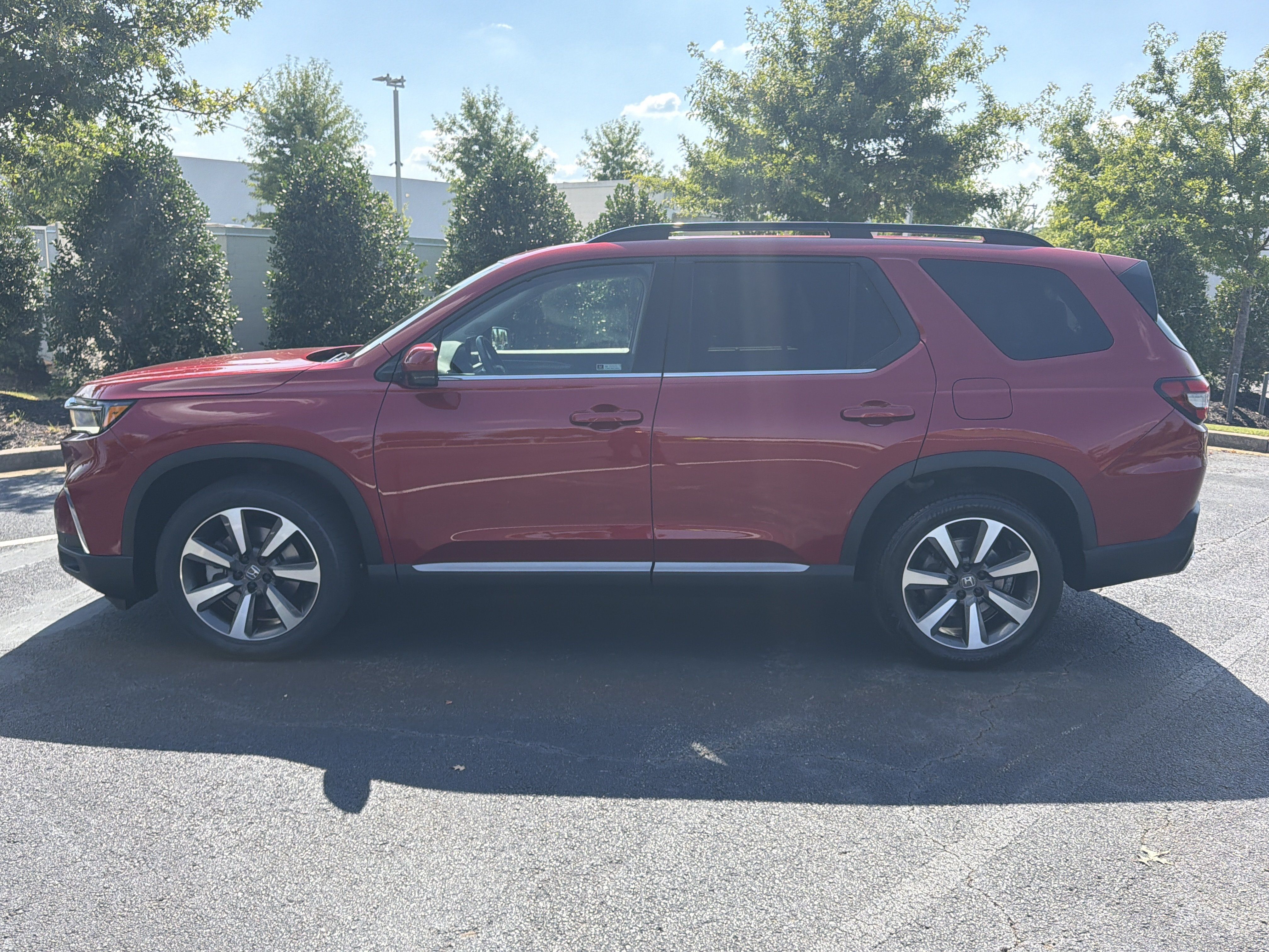 Used 2024 Honda Pilot Elite image 6