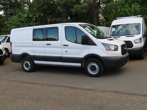 Used 2018 Ford Transit 250 130 Low Roof RWD image 4