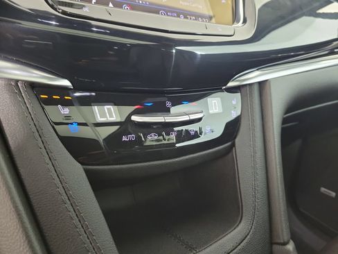 Certified 2024 Cadillac XT6 Premium Luxury w/ Technology Package FWD image 29