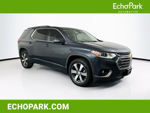 Used 2021 Chevrolet Traverse LT w/ LT Premium Package AWD/4WD image 1