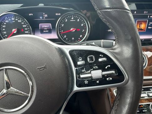 Used 2019 Mercedes-Benz E 300 4MATIC image 16