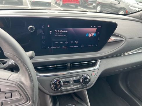 Used 2025 Buick Envista Preferred w/ Convenience II Package FWD image 20