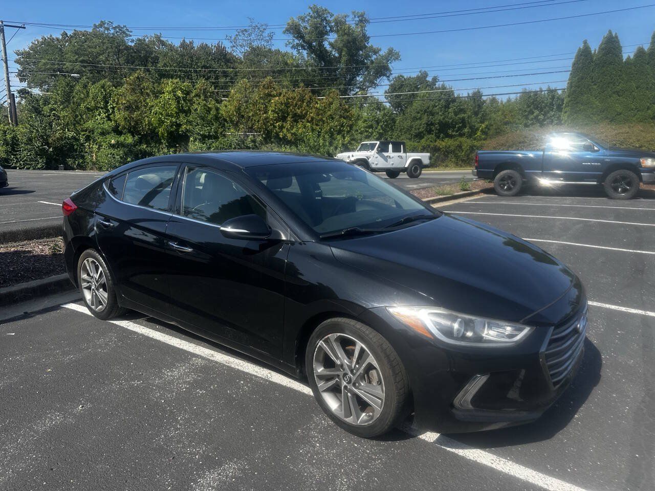Used 2017 Hyundai Elantra Limited w/ Limited Tech Package 04 FWD image 1