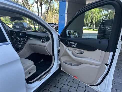 Used 2022 Mercedes-Benz GLC 300 4MATIC w/ Multimedia Package Lite image 23