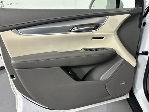 Used 2018 Cadillac XT5 Luxury w/ Driver Awareness Package AWD/4WD image 20