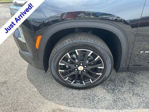 New 2026 Chevrolet Traverse LT w/ Sun and Wheel Package FWD image 10