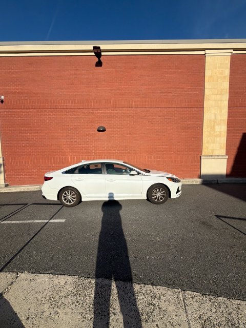 Used 2018 Hyundai Sonata SE w/ Cargo Package FWD image 2
