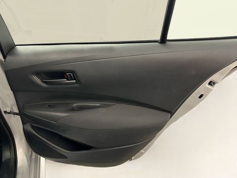 Used 2025 Toyota Corolla LE image 31