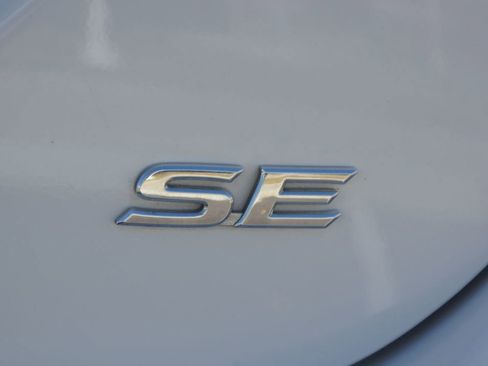 Used 2024 Toyota Camry SE image 15