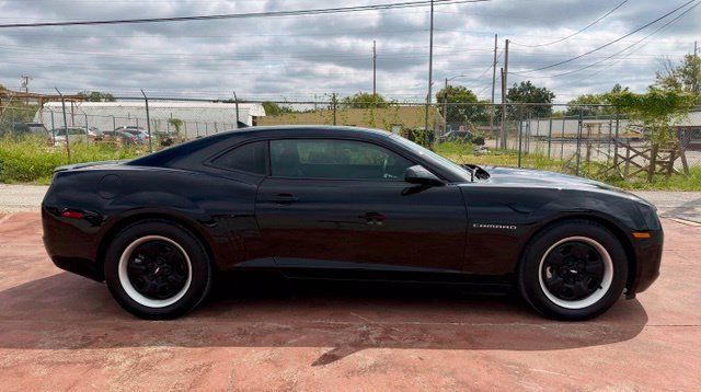 Used 2013 Chevrolet Camaro LS RWD image 4