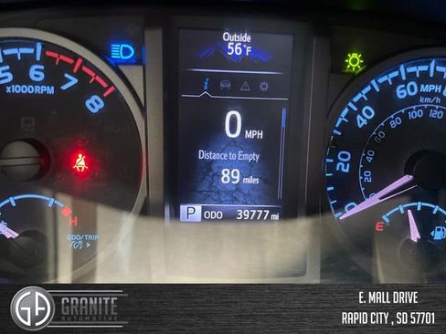 Used 2022 Toyota Tacoma TRD Off-Road w/ Technology Package AWD/4WD image 17