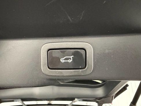 Used 2019 Land Rover Range Rover Sport HST image 11