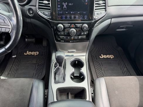 Used 2020 Jeep Grand Cherokee Altitude image 15