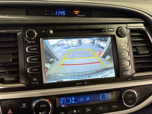 Used 2014 Toyota Highlander Limited image 22