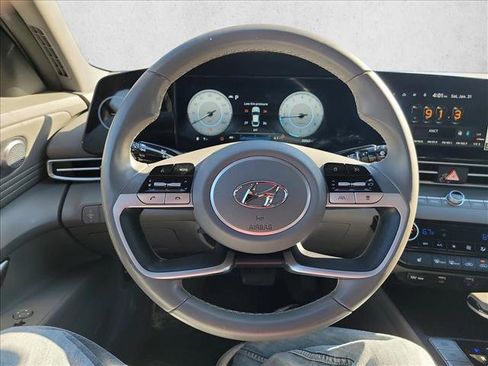 Used 2023 Hyundai Elantra SEL w/ Convenience Package image 17