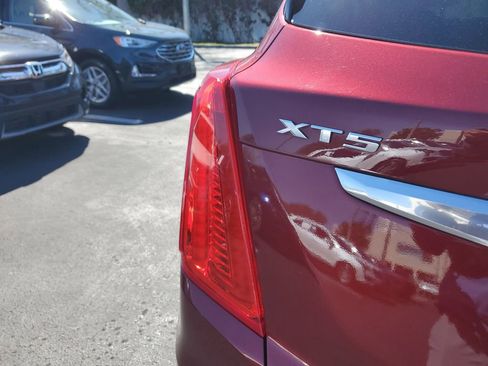 Used 2017 Cadillac XT5 Premium Luxury w/ Driver Assist Package image 28