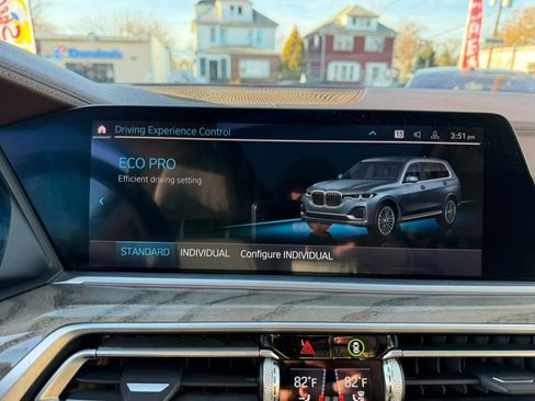 Used 2019 BMW X7 xDrive50i w/ Premium Package image 53