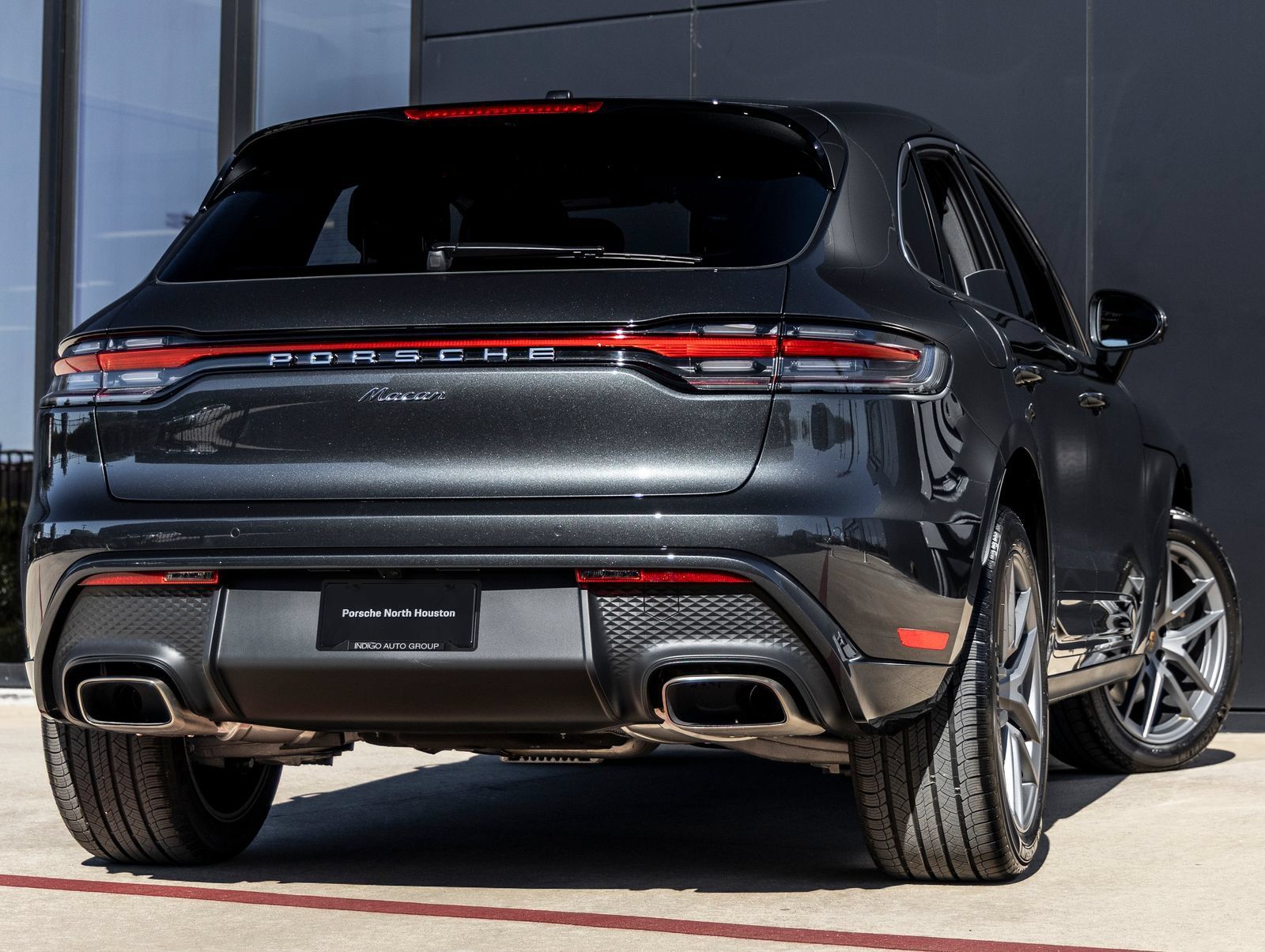 Certified 2026 Porsche Macan AWD/4WD image 11