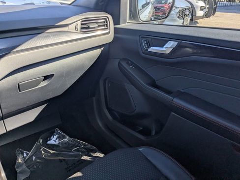 Used 2025 Ford Escape ST-Line image 15