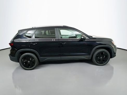 New 2026 Volkswagen Taos SE FWD image 21
