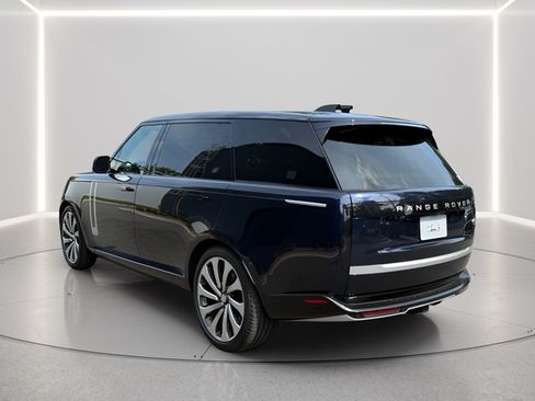 Certified 2023 Land Rover Range Rover Long Wheelbase Autobiography AWD/4WD image 3