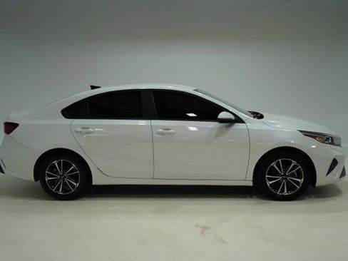 Used 2024 Kia Forte LXS w/ LXS Technology Package image 9