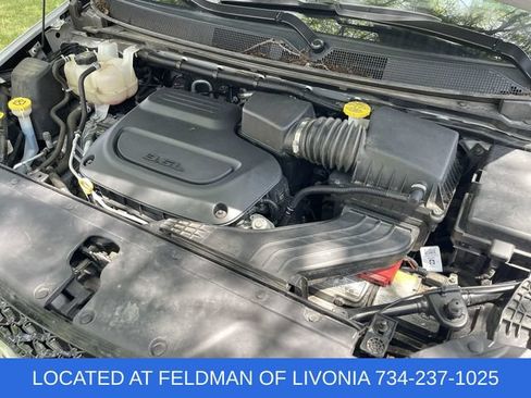 Used 2024 Chrysler Pacifica Touring-L FWD image 28