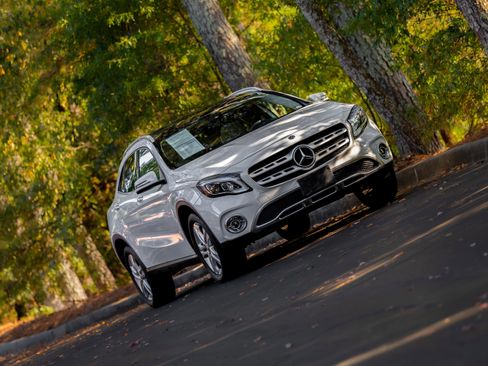 Used 2019 Mercedes-Benz GLA 250 GLA 250 4MATIC SUV w/ Convenience Package image 49