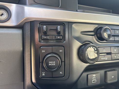 Used 2024 Ford F250 XLT w/ FX4 Off-Road Package AWD/4WD image 12