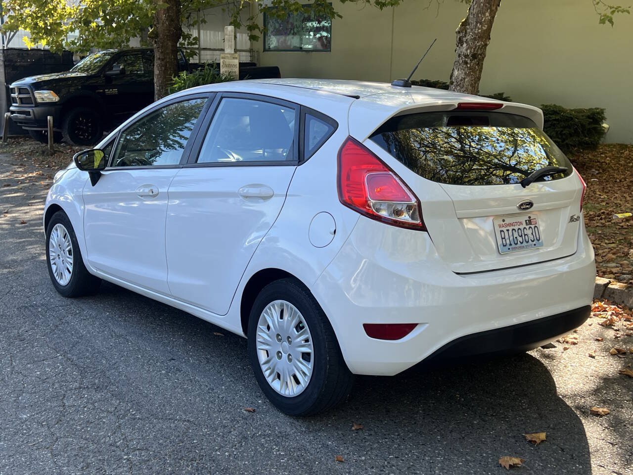 Used 2014 Ford Fiesta S FWD image 3