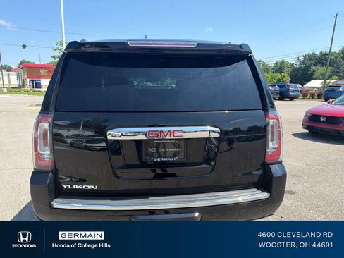Used 2018 GMC Yukon Denali w/ Denali Ultimate Package AWD/4WD image 7