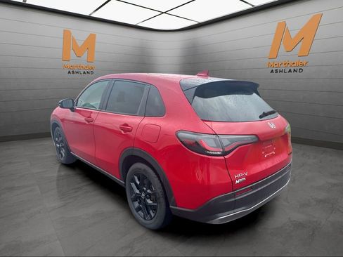 Used 2024 Honda HR-V Sport image 3