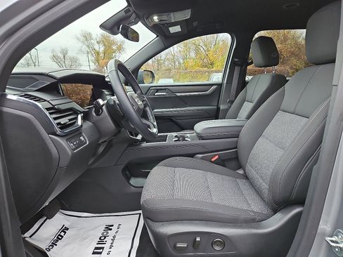 Certified 2025 GMC Acadia Elevation image 13