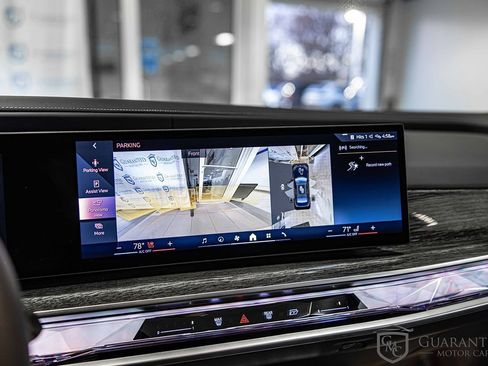 Used 2025 BMW 760i xDrive w/ Executive Package image 27
