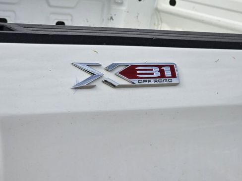 Used 2021 GMC Sierra 1500 SLT w/ X31 Off-Road Package AWD/4WD image 8
