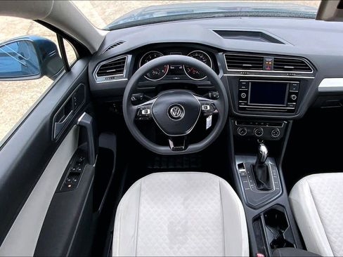 Used 2020 Volkswagen Tiguan S image 6