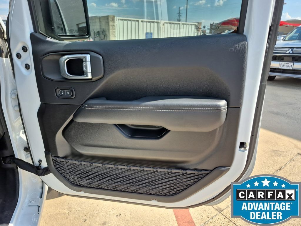 Used 2023 Jeep Gladiator Overland AWD/4WD image 30