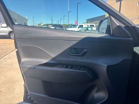 Used 2025 Hyundai Kona SEL image 20