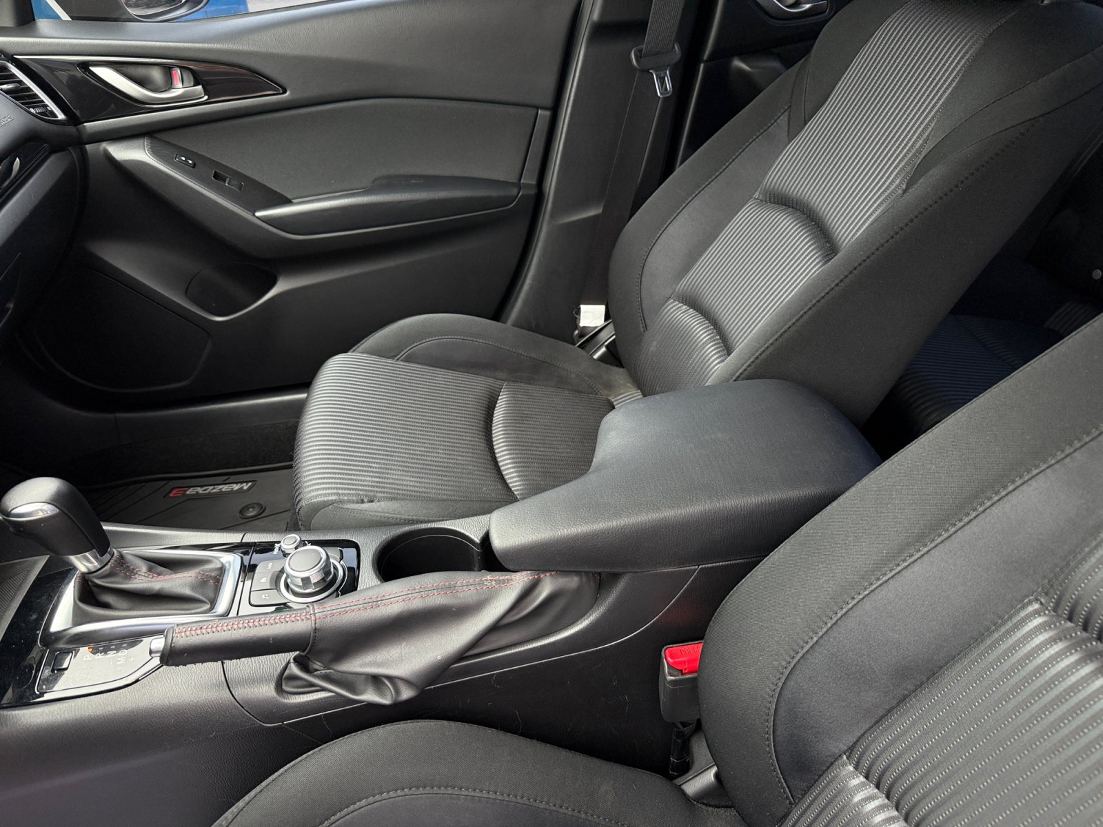 Used 2016 MAZDA MAZDA3 i Touring FWD image 14