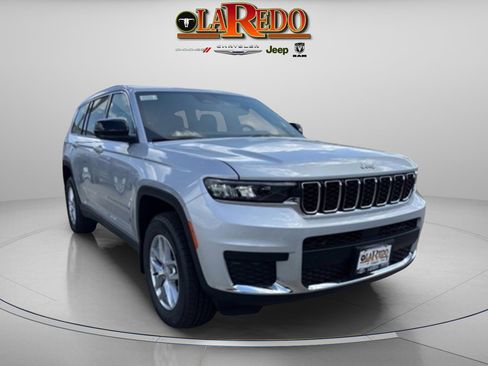 New 2025 Jeep Grand Cherokee L Laredo image 2