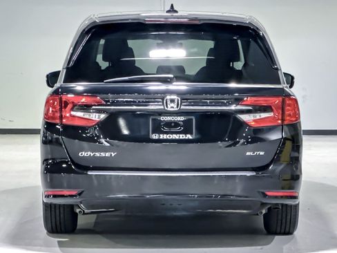 Used 2024 Honda Odyssey Elite image 9