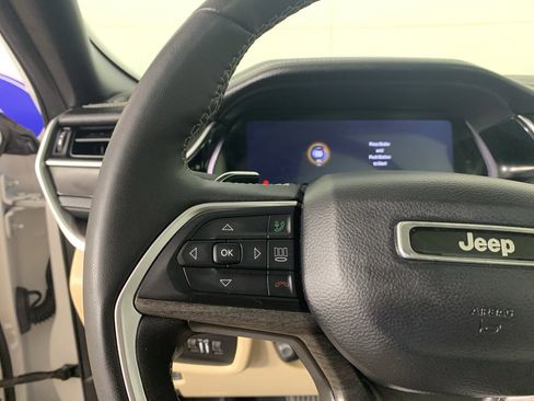 Used 2023 Jeep Grand Cherokee 4WD 4xe w/ Luxury Tech Group II image 19