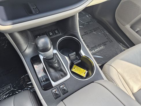 Used 2014 Toyota Highlander XLE image 23