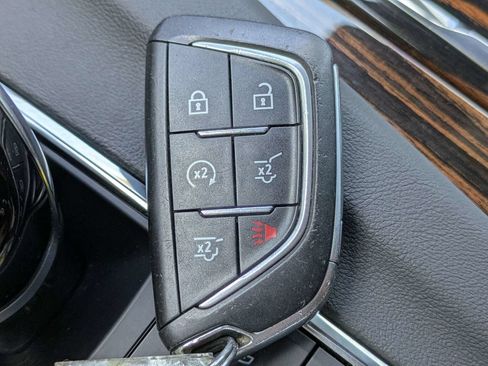 Used 2024 Cadillac Escalade ESV Premium Luxury w/ Performance Package AWD/4WD image 31