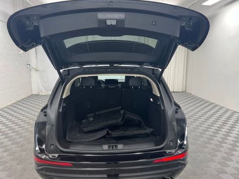 Used 2023 Lincoln Corsair AWD w/ Equipment Group 101A image 9