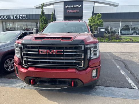 Used 2022 GMC Sierra 2500 AT4 w/ AT4 Premium Plus Package AWD/4WD image 3