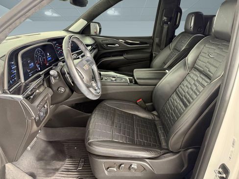 Used 2023 Cadillac Escalade V w/ LPO, ONYX Package AWD/4WD image 5