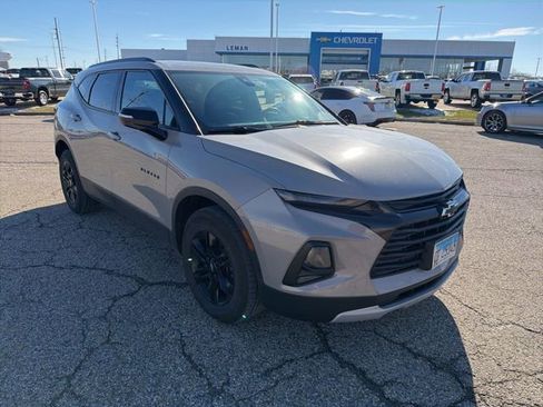 Used 2021 Chevrolet Blazer LT image 2